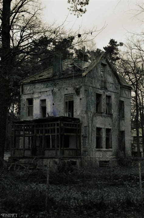 Pin By Maz Dave On Abandoned Creepy Old Houses Old Abandoned