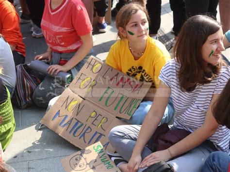 Fridays For Future I Giovani Bergamaschi Tornano In Piazza A Sostegno