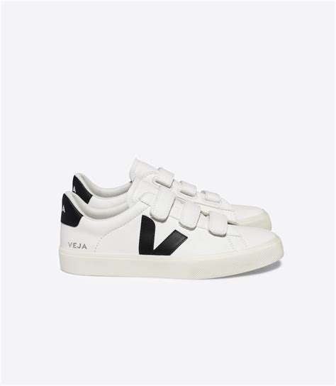 Tenis Veja De Mujer Recife Logo In 2024 Leather Womens Sneakers