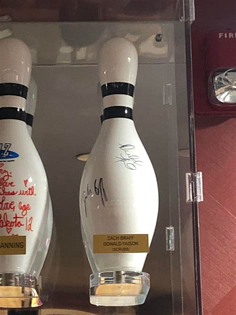 Saw this signed Pin yesterday at Pinz Bowling in Studio City (scene link in comments) : r/Scrubs