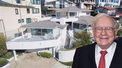 Inside Warren Buffett's $11 Million Laguna Beach Vacation House