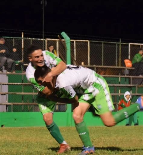 En el debut de Marcelo Milanese Unión goleó a Sportivo Las Parejas en