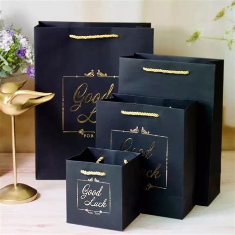 Retail Luxury Custom Logo Gold Hot Stamping Shopping Gift Paper Bag Packaging Boutique Black