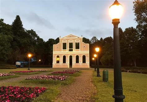 Feriado de Finados será nublado e chuva em Curitiba