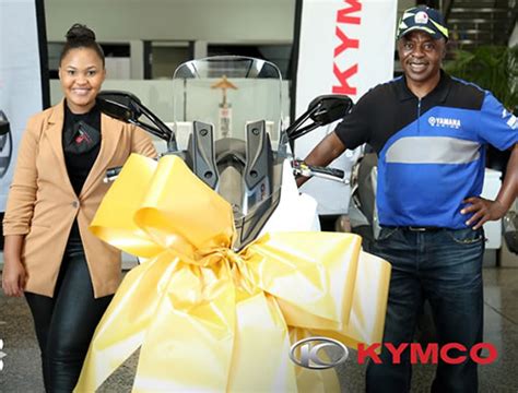 Zama Khumalo Receives Her Idols Sa Kymco Scooter Prize Photos Idolssa