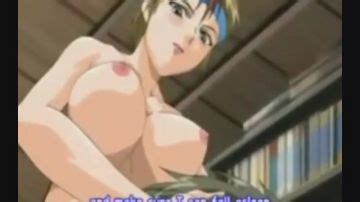 A cuatro patas en vídeo hentai PORN300