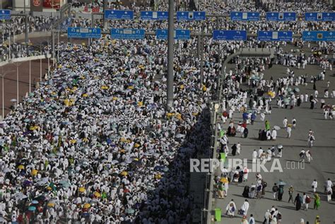 Jutaan Jamaah Haji Padati Kawasan Jamarat Republika Online