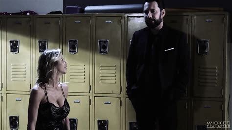 Alexis Fawx Pretty Blonde MILF Alexis Fawx Gets Her Pussy Licked Fingered And Fucked In The