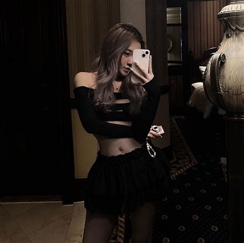 Nh Tiktoker Th I Lan Anh Bikini Khoe Nhan S C Ng T Ng O