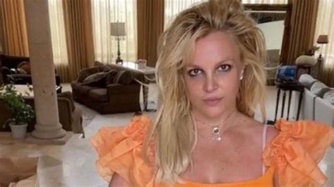 Britney Spears Knife Dancing Video Raises Concern Police Visit Ensues