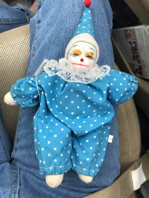 Wee Wee Lesbian Clown Wife She Is Trans Kind Of Looks