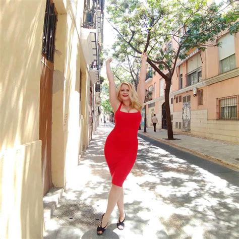 Lilli Is The Hot Babe Of The Day ThBlog