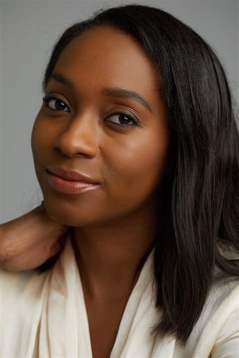 cô nàng này đã thử màu son nude cho mọi tông da của Kim Kardashian và đây là kết quả