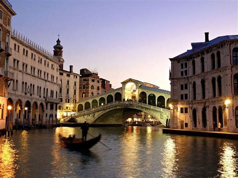 Diesel Signs Deal To Restore Venices Rialto Bridge