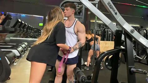 La Men R Se Desconoce Con El Profe Del Gym Menos Mal Que Era Gay Youtube