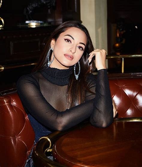40 Hot And Sexy Sonakshi Sinha Photos 12thBlog