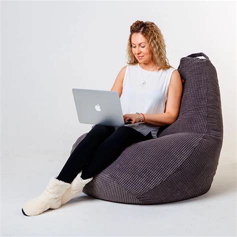 Кресло пуф со спинкой своими руками - 86 фото