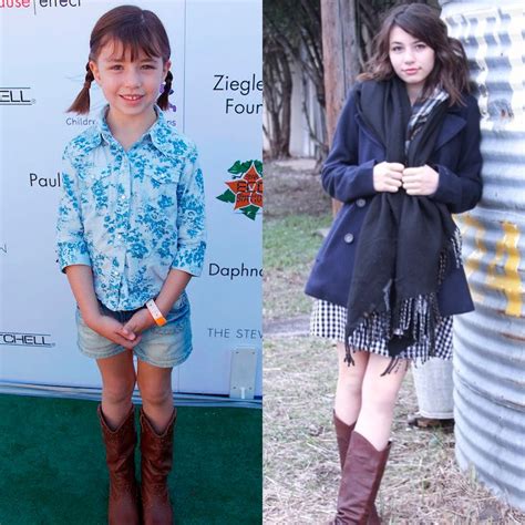 3 Hot Sexy Savannah Paige Rae Bikini Pics