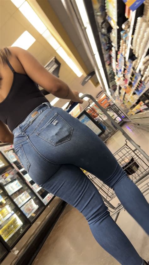 Latina In Tight Jeans With Amazing Assets Tight Jeans Forum