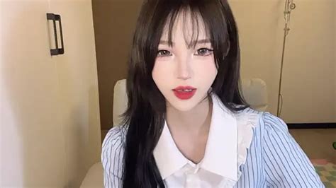 Andy Coco Nude Stripping On Webcam For Live Sex Video Chat InTheCrack