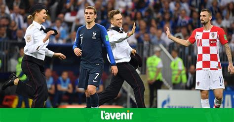 Quatre Pussy Riot emprisonnés après leur intrusion sur le terrain lors du mondial L Avenir