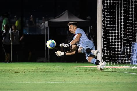 A análise de Léo Jardim após o empate contra o Cruzeiro SuperVasco