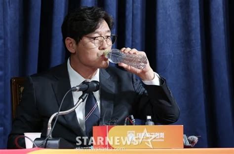 절대 안 한다더니 홍명보 감독 10시간 만에 맘 바꾼 기막힌 조건들