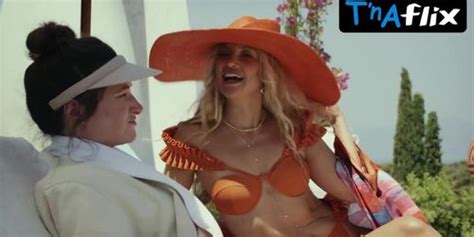 Madelyn Cline Bikini Scene In Glass Onion A Knives Out Mystery Tnaflix