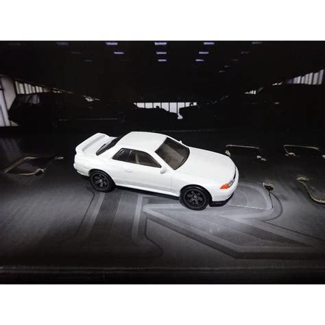 Hot Wheels Nissan Skyline Gtr Loose New Nissan Gt R Diorama New And Loose Shopee Singapore