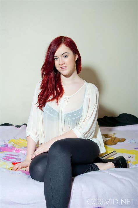 Pictures Of Jessica Getting Naked For You In Bed Porn Pictures XXX