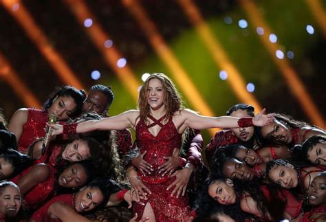 Jennifer Lopez Daughter Share Stage With Shakira At Super Bowl