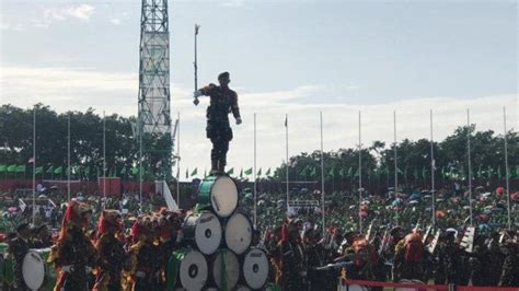 Meski Drumnya Jebol Presiden Jokowi Puji Marching Band Banser Di