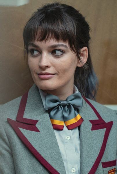 Emma Mackey confirma sospechas de los fanáticos sobre su personaje en Sex Education VADER