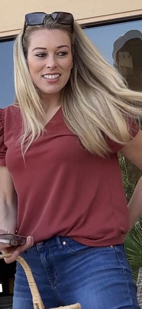 Tight Perky Blonde MILF Tight Jeans Forum