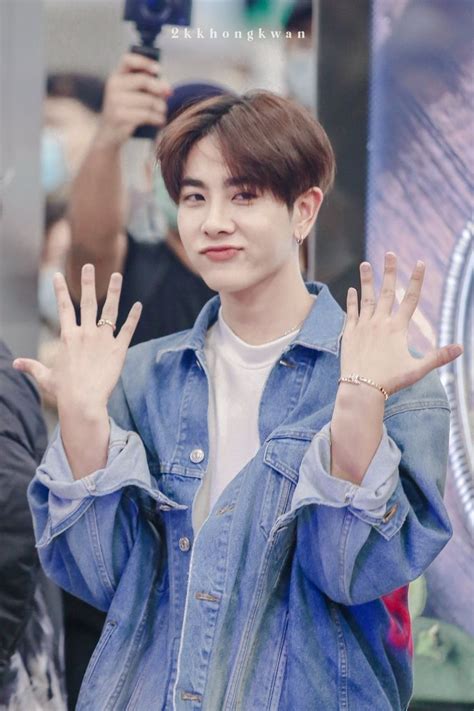 Pin By Beccs On Actors Gmmtv Actors Cute Gay Couples Gmm