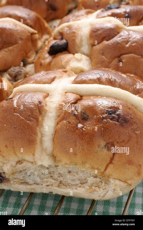 Hot Cross Buns Traditionally Eaten Hot Or Toasted During Lent Stock Photo Alamy