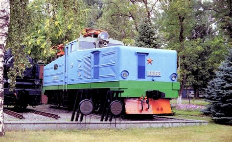 Электровоз Д100