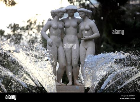 Naked Women Statue In The Fountain Of The Albert Er Garden In Nice City French Riviera Stock