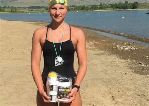 9 Hot Sexy Eliza Cummings Bikini Pics