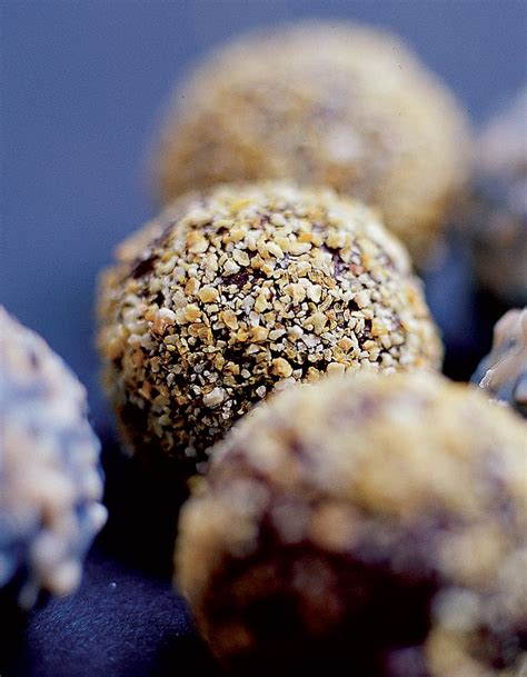 Truffes Chocolat Blanc Et S Same Pour Personnes Recettes Elle Table