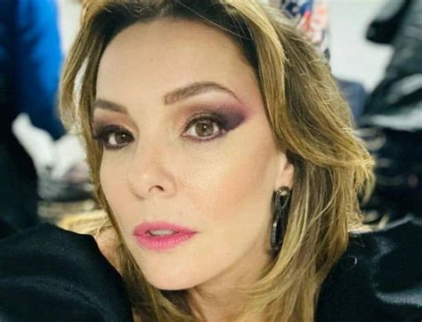 Regiane Alves Fala Sobre Personagem L Sbica Em Vai Na F Desafio