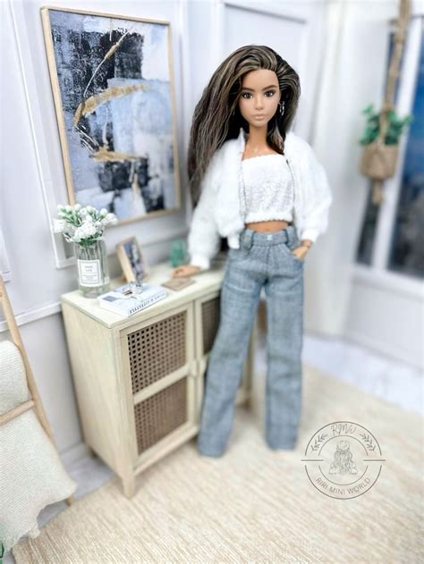 Barbie Signature Looks Doll Brunette Wavy Hair Fully Posable Fashion Doll Wearing White Skirt
