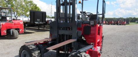 How to Safely Operate Your Moffett Forklift? - Moffett Truck
