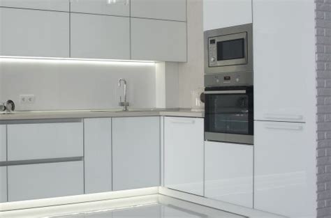 Кухни без ручек под заказ в Минске цены и фото