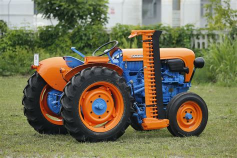 The Lamborghini 2241R Tractor - A Lamborghini Wearing Gulf Colors For ...