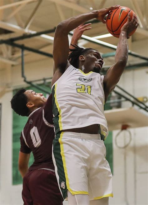 Unc Commit Leads No 1 Roselle Catholic Boys Basketball To Comeback Win