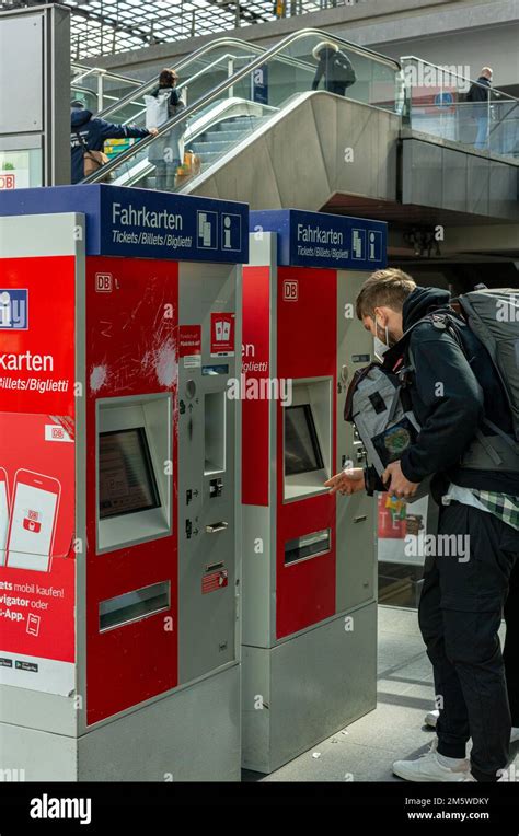 Fahrkartenautomat Hauptbahnhof Fotos Und Bildmaterial In Hoher