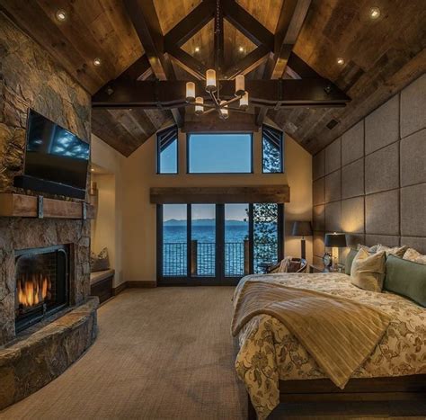 Pin By Pauline Koetzle On Lake Houses Bedroom Views Traditional