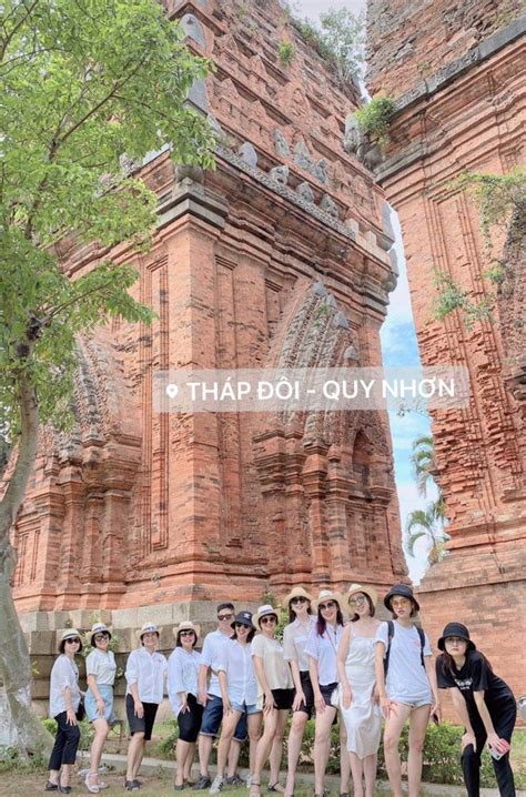 MC Mai Ngọc khoe làn da trắng muốt mịn màng trong bộ bikini nóng bỏng