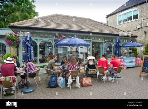 Houses Cirencester Hi Res Stock Photography And Images Alamy